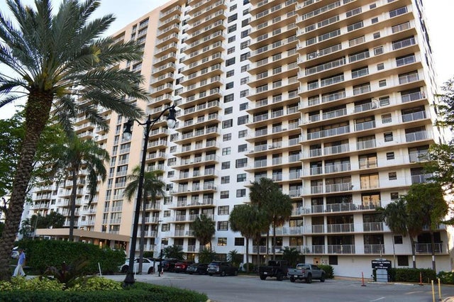 1 of 14 - 251 174th St #1611, Sunny Isles Beach, FL