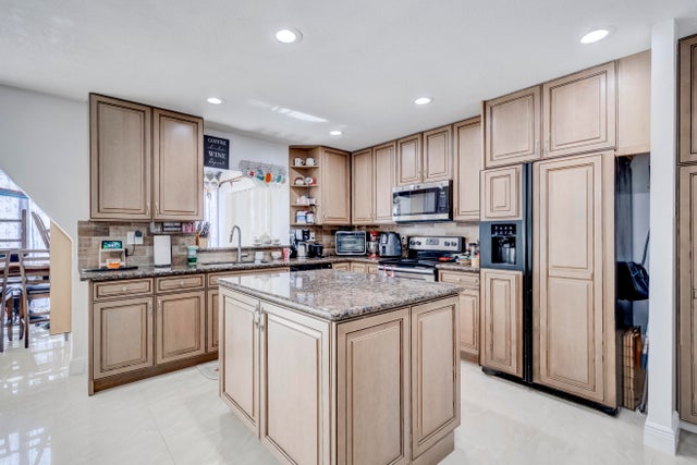 3 of 12 - 4365 Coral Springs Drive #1a, Coral Springs, FL