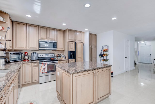 4 of 12 - 4365 Coral Springs Drive #1a, Coral Springs, FL