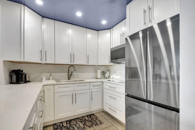 3 of 16 - 1502 S Lakeside Drive #216, Lake Worth Beach, FL