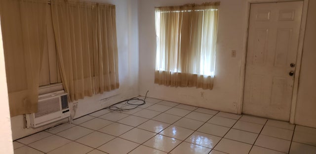 3 of 20 - 1448 W 31st St, Riviera Beach, FL