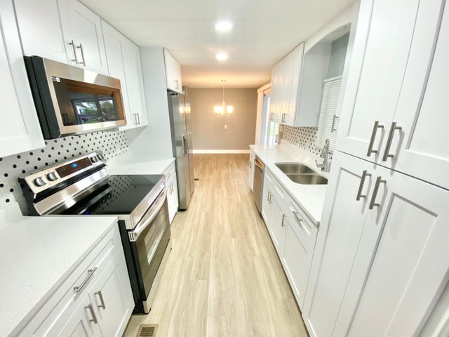 5 of 26 - 1038 Warbler Ct, Barefoot Bay, FL