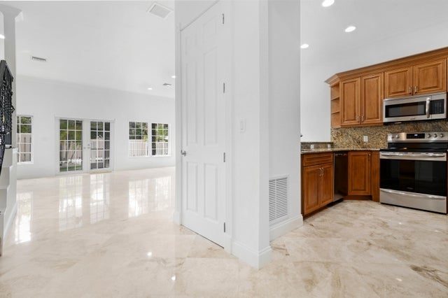 3 of 29 - 4517 Ne 21st Avenue #5, Fort Lauderdale, FL