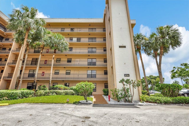 2 of 25 - 4700 W Lucerne Lakes Blvd W #507, Lake Worth, FL