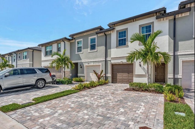 3 of 46 - 3247 Watercress Drive, Lauderdale Lakes, FL