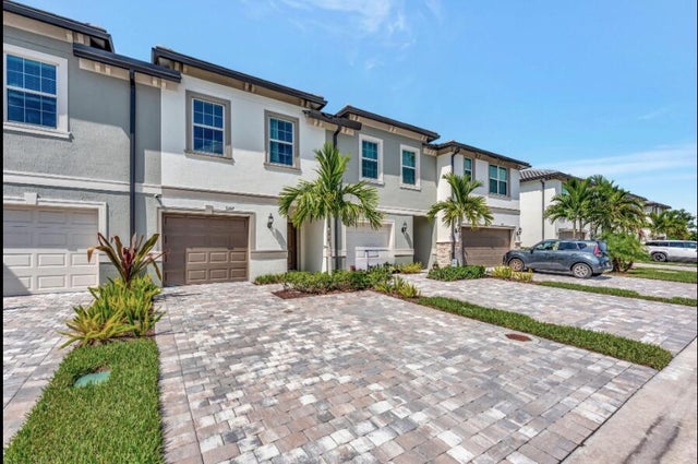 5 of 46 - 3247 Watercress Drive, Lauderdale Lakes, FL