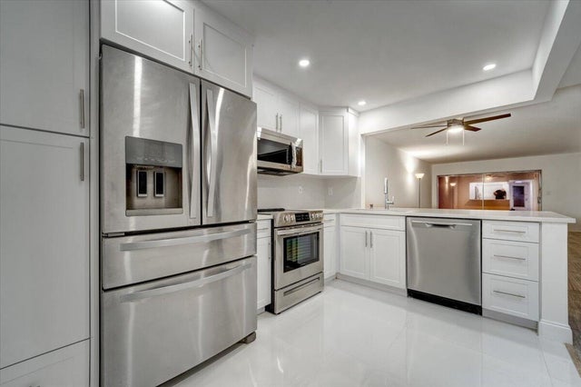 4 of 19 - 3601 Inverrary Drive Dr #102, Lauderhill, FL