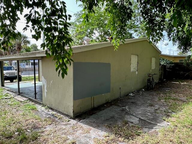 2 of 17 - 4719 Pinewood Avenue, West Palm Beach, FL