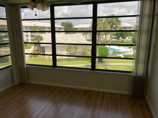 2 of 11 - 3635 Whitehall Dr #305, West Palm Beach, FL