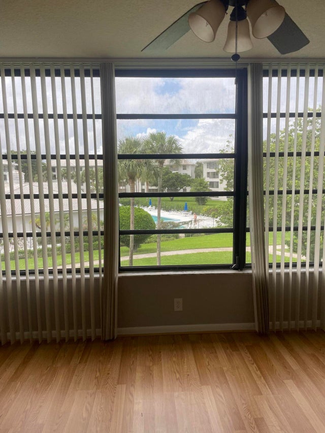 3 of 11 - 3635 Whitehall Dr #305, West Palm Beach, FL