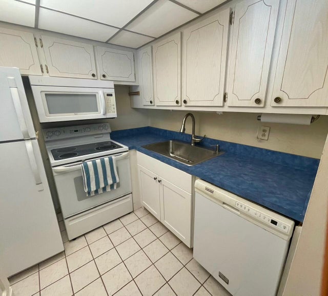 2 of 39 - 340 W Horizons #208, Boynton Beach, FL