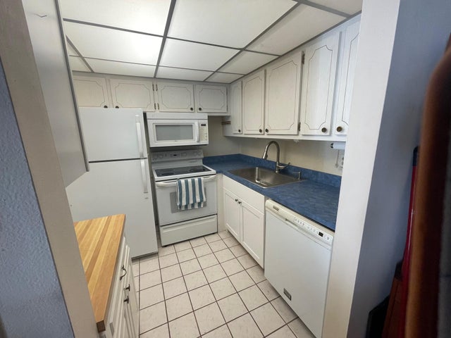 5 of 39 - 340 W Horizons #208, Boynton Beach, FL