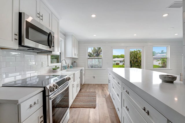 3 of 43 - 3101 Canal Dr, Boynton Beach, FL