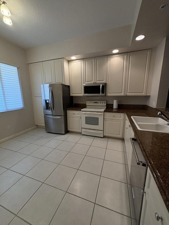 2 of 11 - 10 Harbour Isle Drive E #302, Fort Pierce, FL