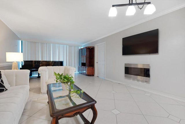 1 of 38 - 2400 Presidential Way #1206, West Palm Beach, FL