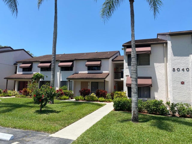1 of 27 - 5040 Rose Hill Dr #204, Boynton Beach, FL