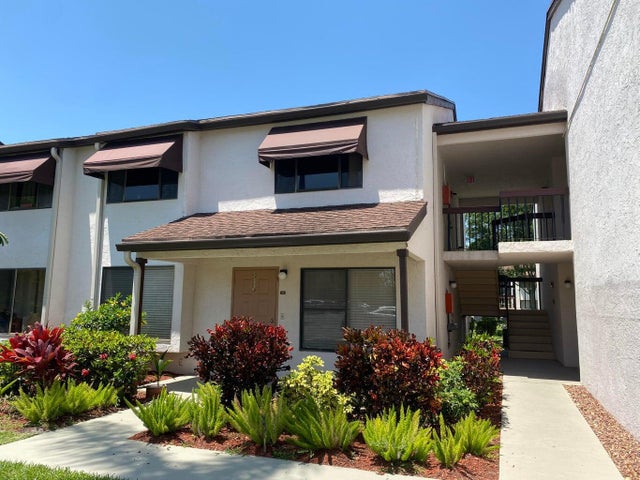 2 of 27 - 5040 Rose Hill Dr #204, Boynton Beach, FL