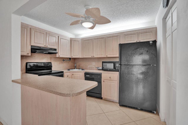2 of 32 - 442 Pine Glen Lane #b2, Greenacres, FL
