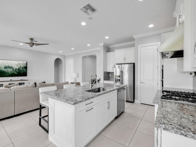 5 of 39 - 11525 Watercrest Cir E, Parkland, FL