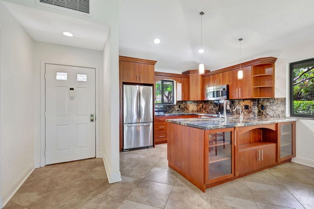 3 of 83 - 908 Club Drive Dr #908, Palm Beach Gardens, FL