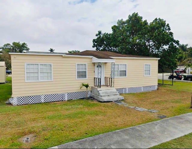 1 of 9 - 297 E E 4th St. Street, Pahokee, FL
