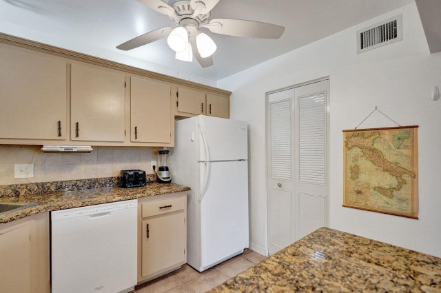 5 of 30 - 5900 Whispering Pine Way #b-2, Greenacres, FL