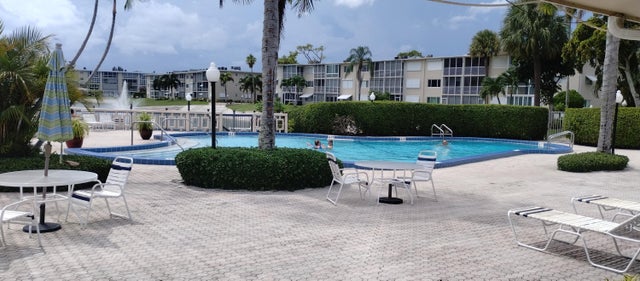 1 of 29 - 2647 N Garden Drive #110, Lake Worth, FL