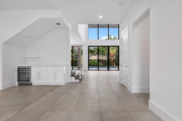 4 of 32 - 465 Ne 4th St, Boca Raton, FL