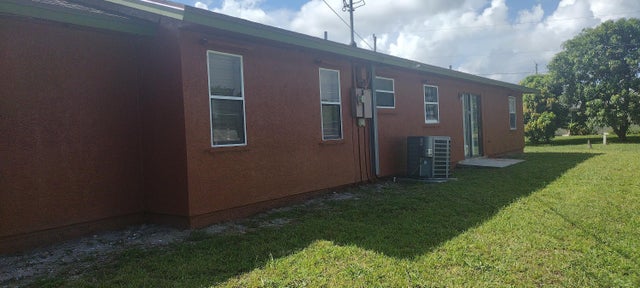 3 of 9 - 2002 N 31st Street, Fort Pierce, FL