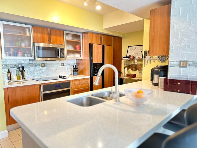 2 of 38 - 1551 N Flagler Drive #1205, West Palm Beach, FL