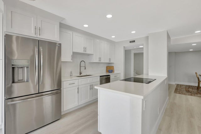 4 of 18 - 1801 S Flagler Drive #701, West Palm Beach, FL