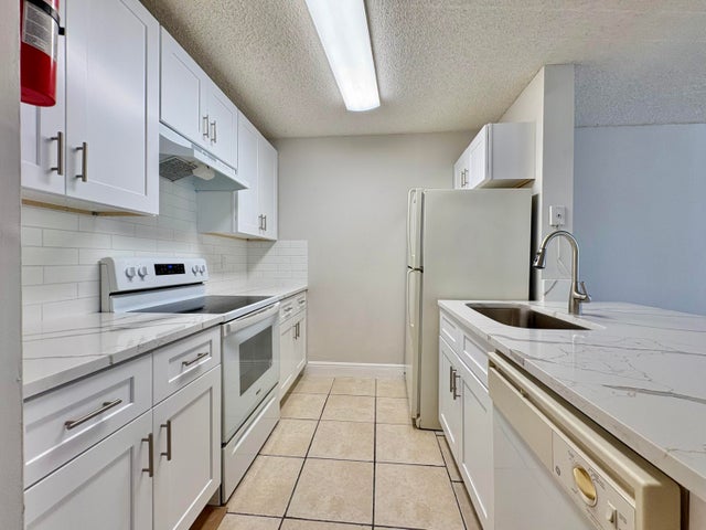 4 of 40 - 1830 W Meadows Circle #1830, Boynton Beach, FL