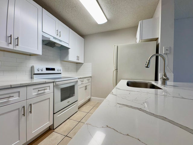 5 of 40 - 1830 W Meadows Circle #1830, Boynton Beach, FL