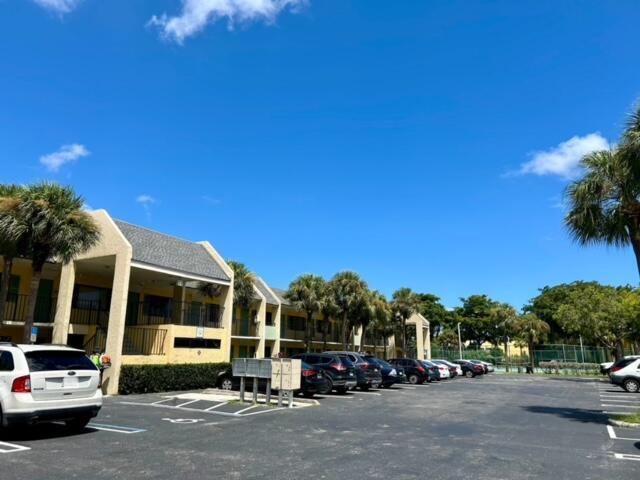 3 of 25 - 1422 W Meadows Circle #1422, Boynton Beach, FL