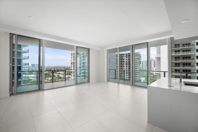 5 of 22 - 3100 N Ocean Drive #1009, Singer Island, FL