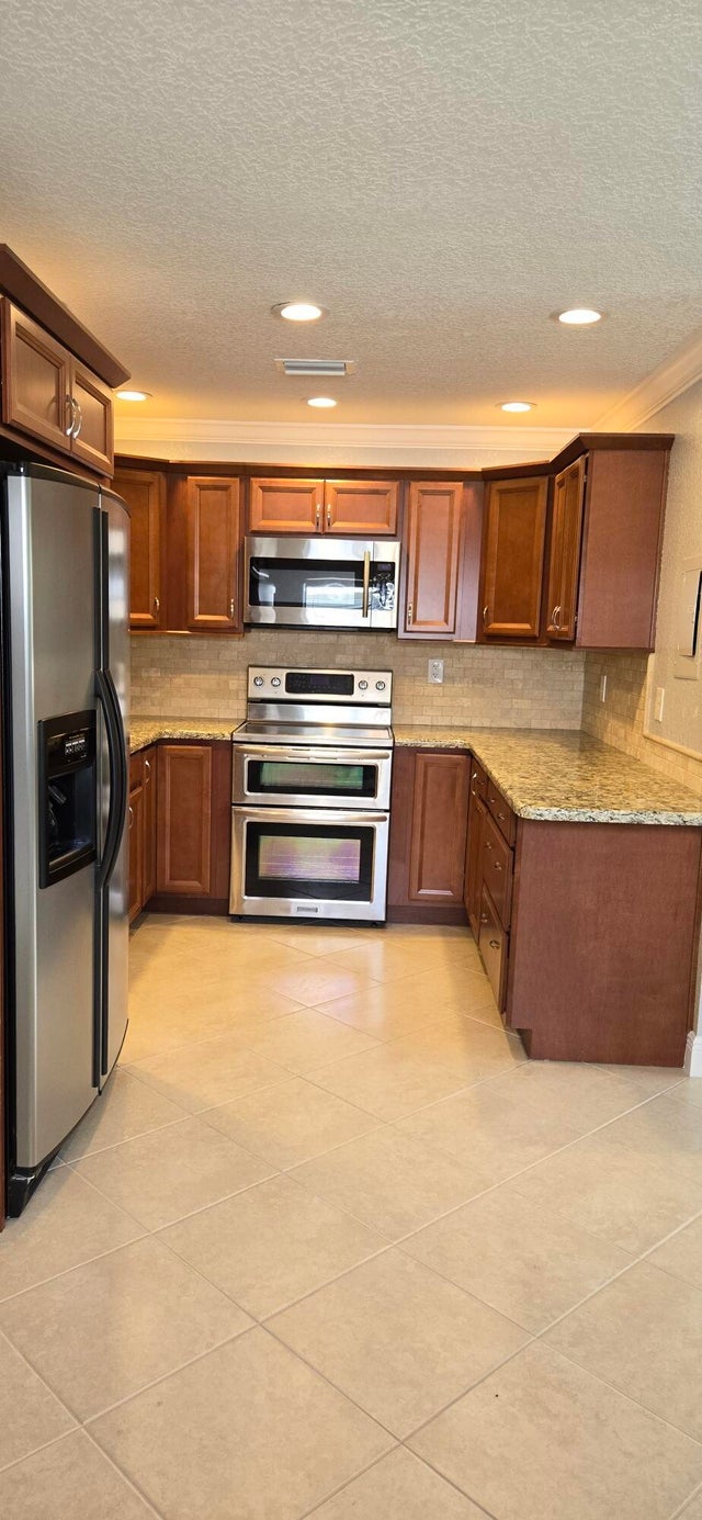 1 of 17 - 184 Burgundy D, Delray Beach, FL