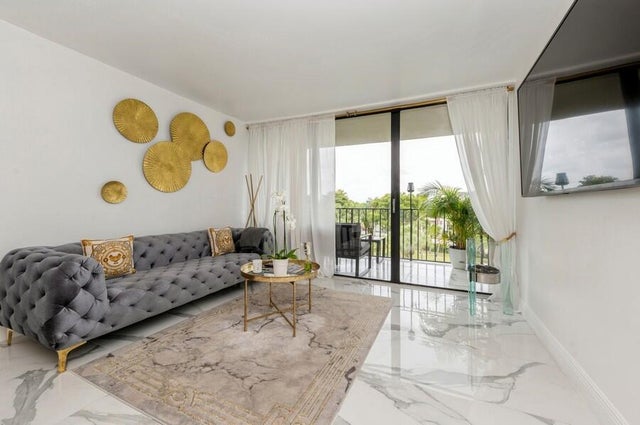 4 of 21 - 1830 Embassy Drive #503, West Palm Beach, FL
