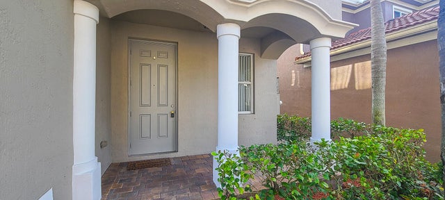 2 of 47 - 1098 Center Stone Lane, Riviera Beach, FL