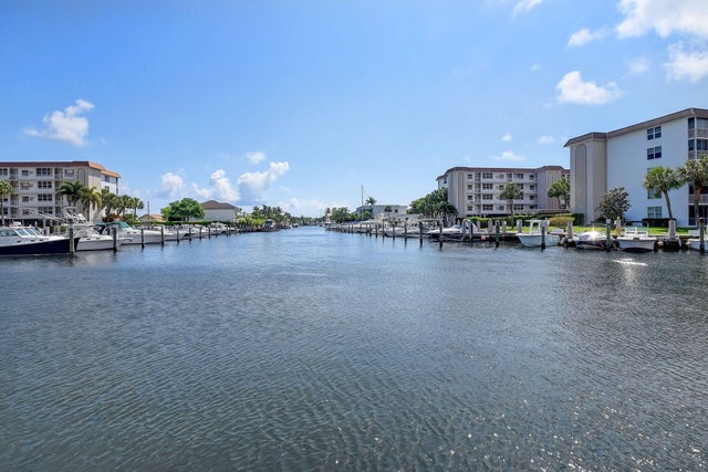 1 of 52 - 921 Gardenia Dr #371, Delray Beach, FL