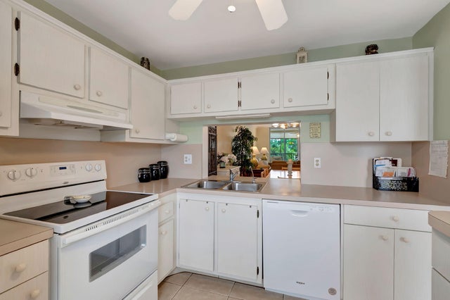 4 of 52 - 921 Gardenia Dr #371, Delray Beach, FL