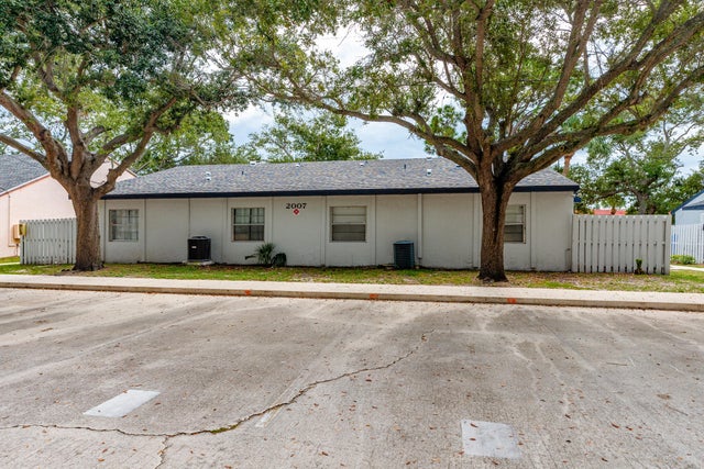 1 of 28 - 2007 Oleander Blvd #apt D, Fort Pierce, FL