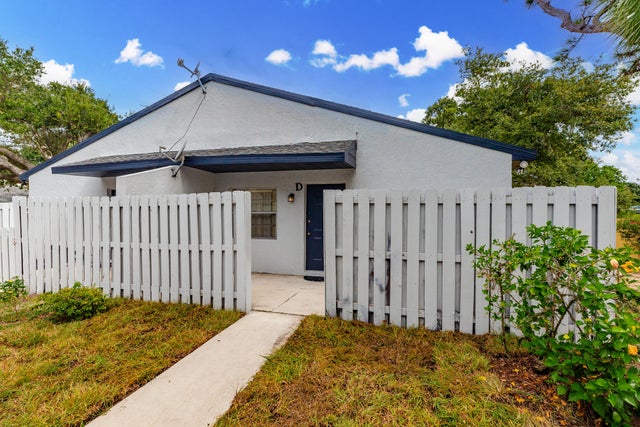 3 of 28 - 2007 Oleander Blvd #apt D, Fort Pierce, FL