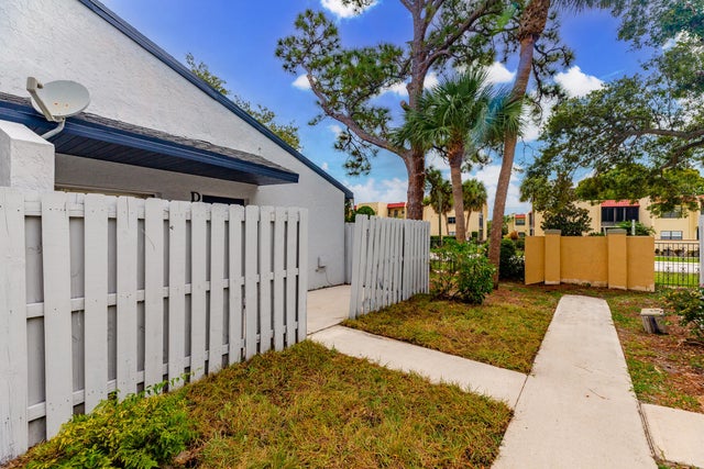 4 of 28 - 2007 Oleander Blvd #apt D, Fort Pierce, FL