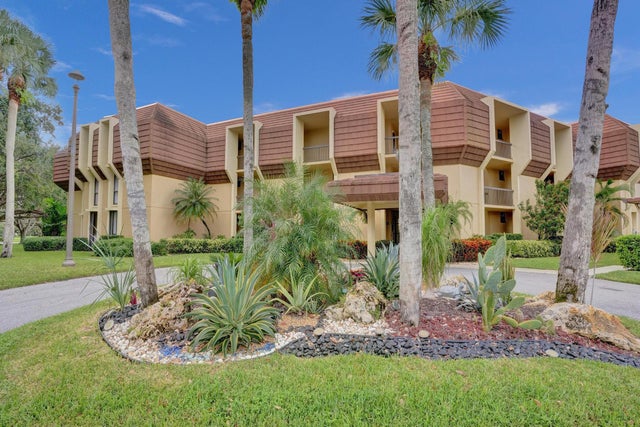 3 of 46 - 5344 Woodland Lakes Drive #223, Palm Beach Gardens, FL