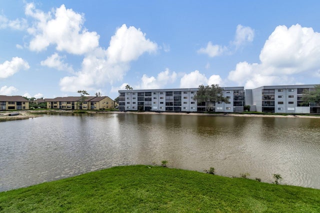 2 of 62 - 7618 Tahiti Lane #201, Lake Worth, FL