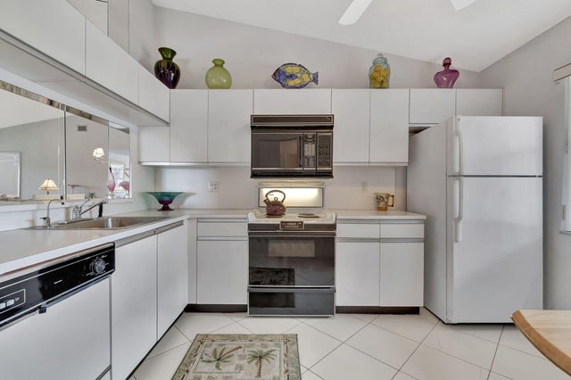 5 of 62 - 7618 Tahiti Lane #201, Lake Worth, FL