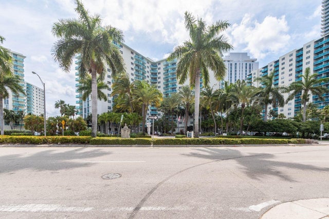 1 of 7 - 3901 S Ocean Drive #14c, Hollywood, FL