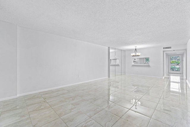 4 of 25 - 4734 Lucerne Lakes Blvd #204, Lake Worth, FL