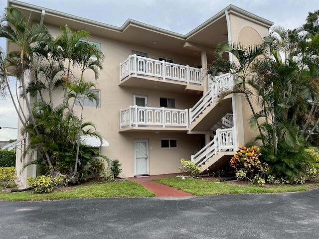 1 of 8 - 2687 N Garden Dr #201, Lake Worth, FL