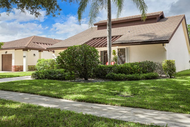 3 of 49 - 4940 Boxwood Cir, Boynton Beach, FL